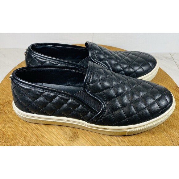 Steve Madden Women’s Ecentrcq Sneaker Slip On Shoes Quilted Black  Size 7.5M - Picture 2 of 6
